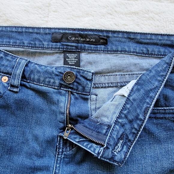 Calvin Klein Rolled Cuff Bermuda Shorts - Picture 3 of 4